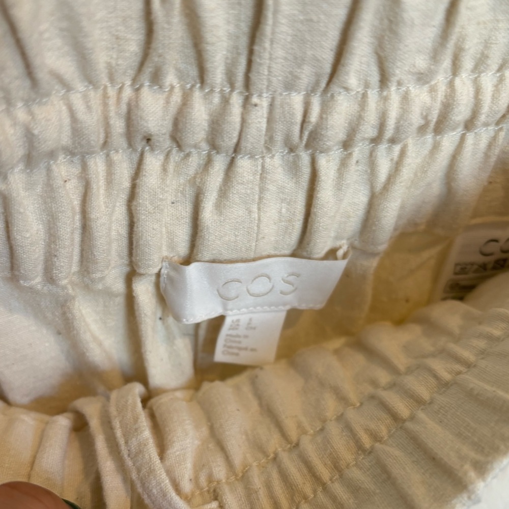 COS Drawstring Linen Shorts - Picture 3 of 4